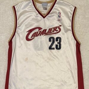 Vintage Reebok NBA Cleveland Cavaliers LeBron James #23 jersey - Men’s XL